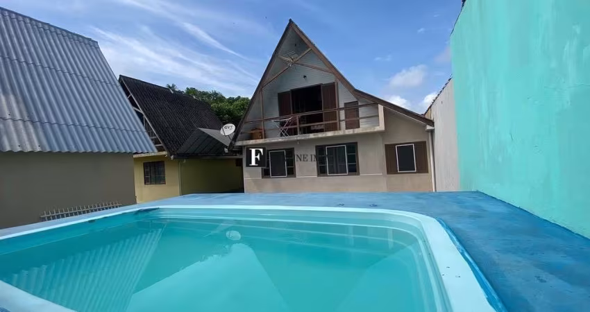 Chalé em condomínio com pisicna perto do mar