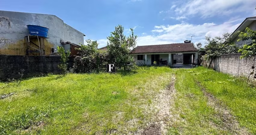 Casa em Pontal do Sul com terreno