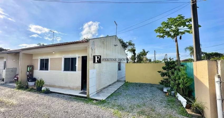 Casa com piscina privativa e suíte em Matinhos