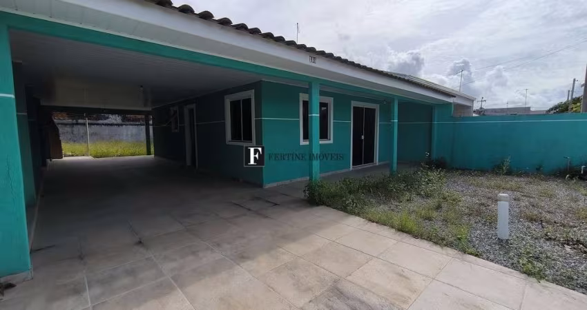 Casa com amplo espaço de terreno Santa Terezinha
