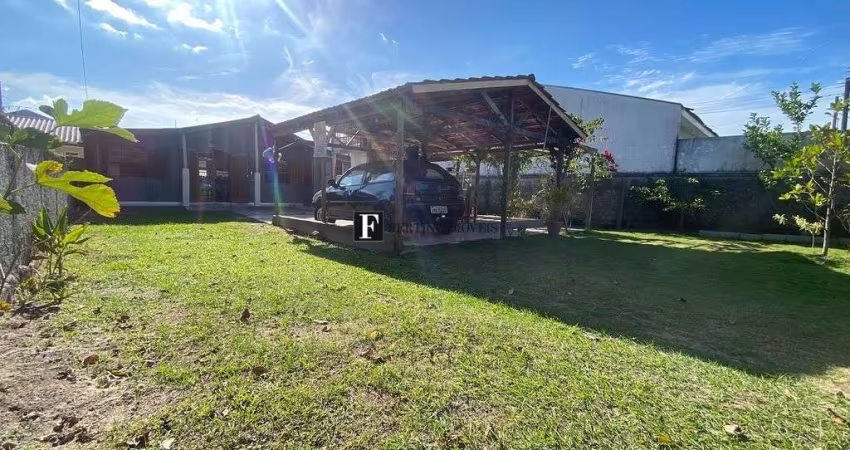 Casa com terreno na faixa do mar - Grajau