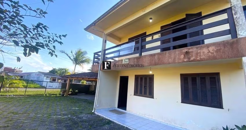 Sobrado em condominio perto do mar - Leblon