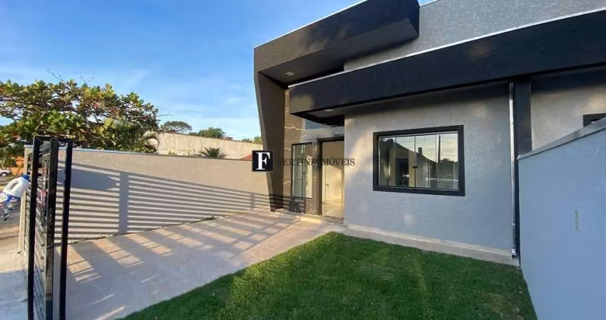 Casa nova com piscina na faixa do mar