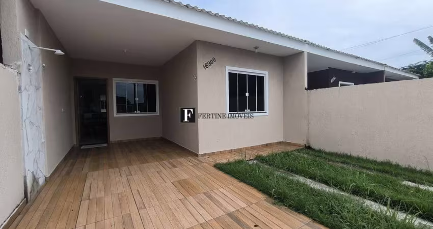 Casa com piscina faixa mar em Pontal do Sul
