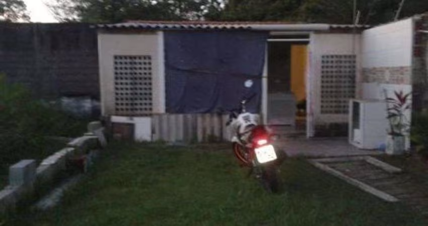 Casa para Venda em Itanhaém, Jardim Guacyra, 1 dormitório, 1 banheiro, 4 vagas