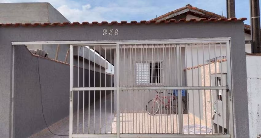 Casa para Venda em Itanhaém, Jequitibá, 2 dormitórios, 1 suíte, 2 banheiros, 2 vagas