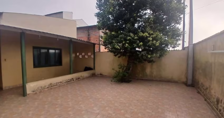 Casa para Venda em Itanhaém, Corumbá, 3 dormitórios, 1 suíte, 1 banheiro, 6 vagas