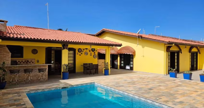 Casa para Venda em Itanhaém, Jardim Suarão, 5 dormitórios, 2 suítes, 2 banheiros, 6 vagas