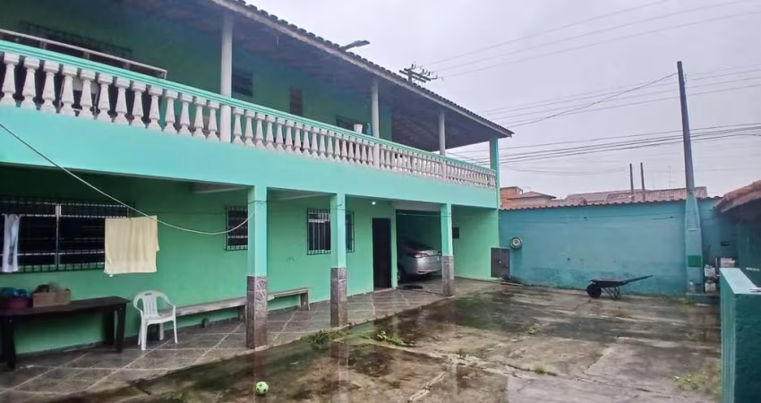 Casa para Venda em Itanhaém, Jardim Guacyra, 4 dormitórios, 1 suíte, 1 banheiro, 9 vagas