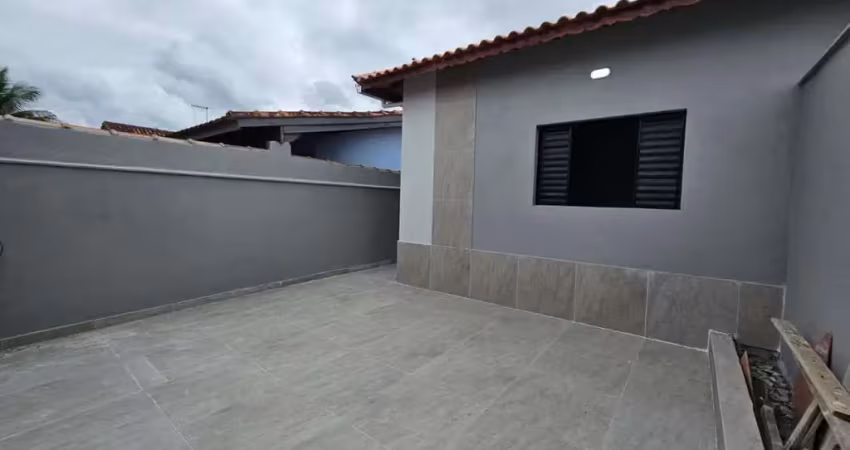 Casa para Venda em Mongaguá, Balneário Samas, 3 dormitórios, 1 suíte, 1 banheiro, 2 vagas