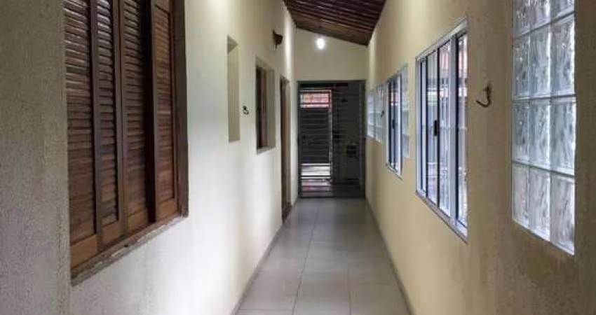 Casa para Venda em Itanhaém, Nova Itanhaém, 3 dormitórios, 2 suítes, 1 banheiro, 2 vagas
