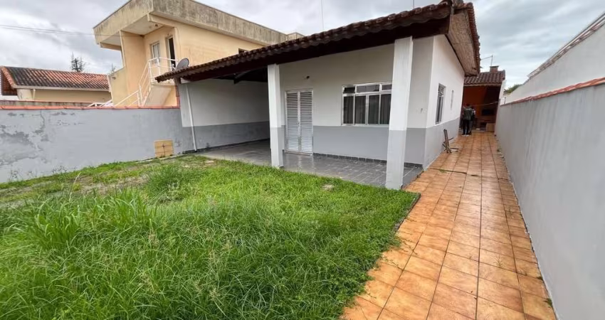 Casa para Venda em Itanhaém, Bopiranga, 3 dormitórios, 1 suíte, 2 banheiros, 2 vagas