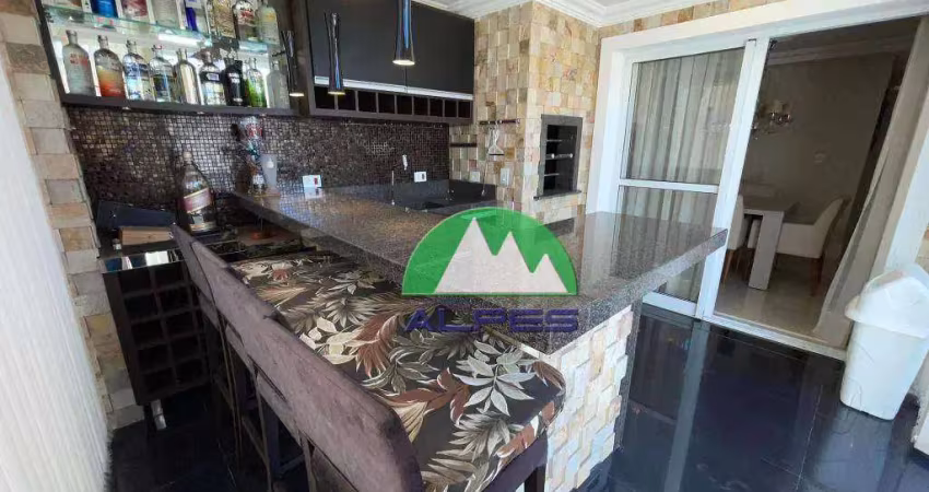 ABRANCHES EXCELENTE SOBRADO TRIPLEX DE FRENTE PARA RUA