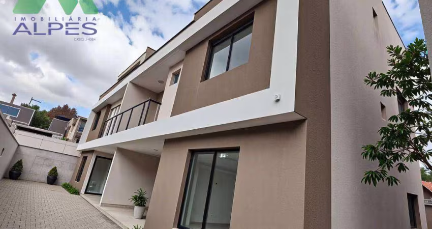 Sobrado com 3 dormitórios à venda, 166 m² por R$ 799.000,00 - Xaxim - Curitiba/PR