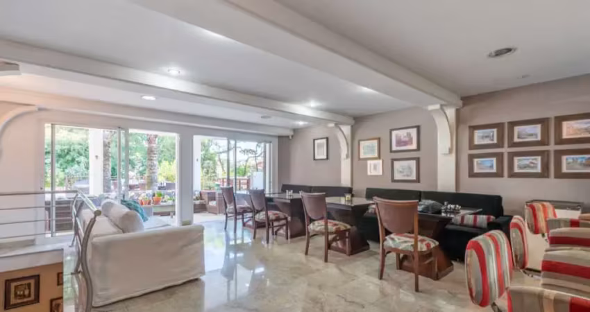 Casa, 4 Quartos, 8 Vagas, a Venda, no Bairro Seminário, Jardim Los Angeles, em Curitiba. REbrokers