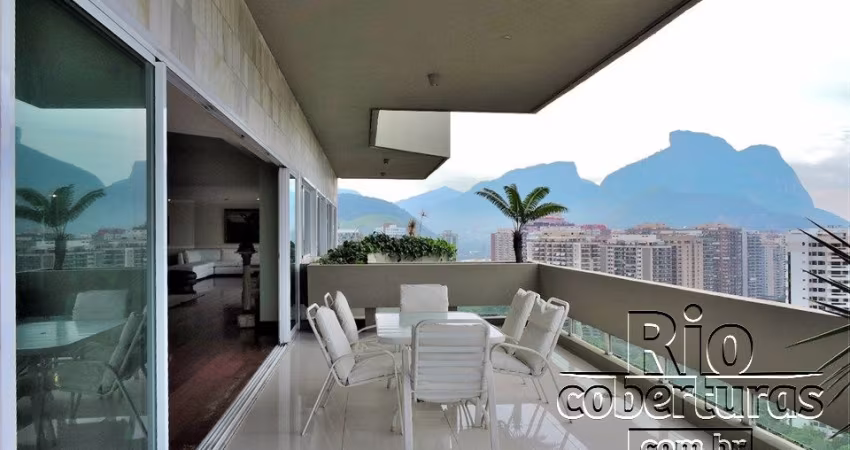 Cobertura à venda no Atlântico Sul. 5 Quartos.