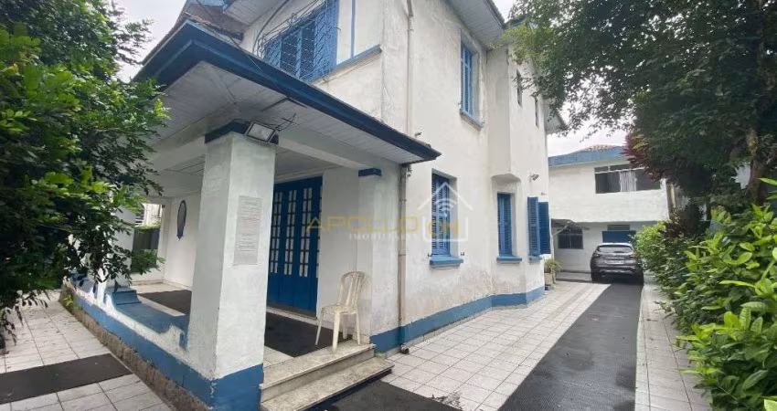 Casa - Terreno amplo - Macuco - Santos