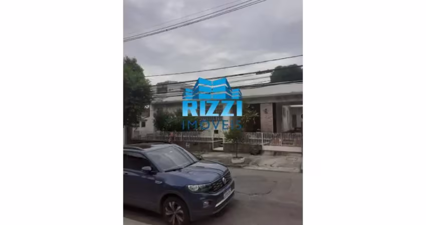 Casa linear – centro de terreno – próximo ao comércio em vila valqueire