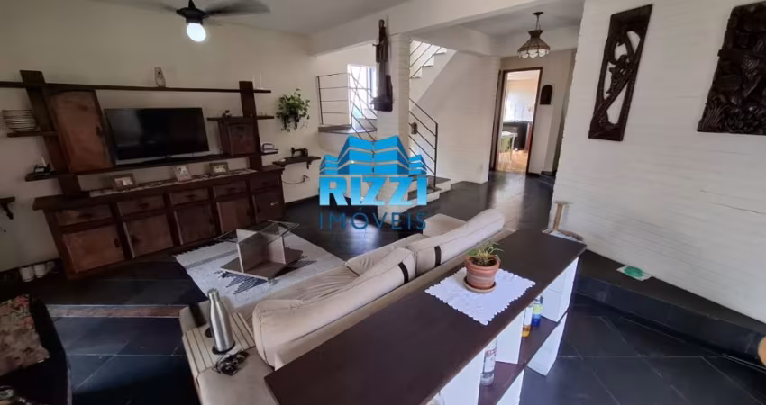 Casa Duplex a venda no Condomínio Gramado na Taquara