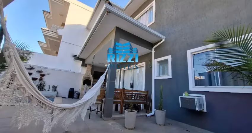 Seu novo lar com sustentabilidade e segurança! casa duplex à venda no condomínio vale do ipê no pechincha com sistema de placa solar!