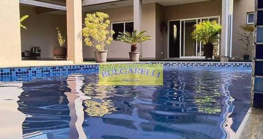 Linda Casa à Venda Locação ou Permuta 4 Quartos, 3 Suites, 4 Vagas ,  Piscina ,  500M²AT,CONDOMINIO