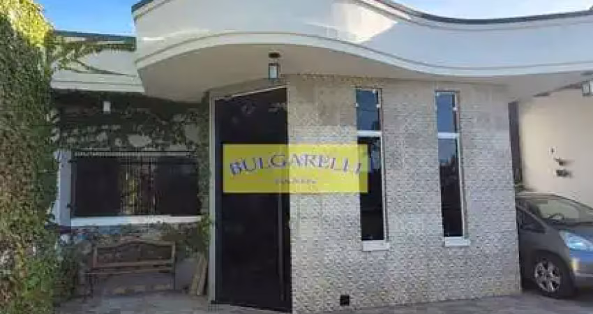 Casa terrea semi nova à venda 3 dormitorios 1 suite , amplo quintal , fino acabamento 4 vagas garag