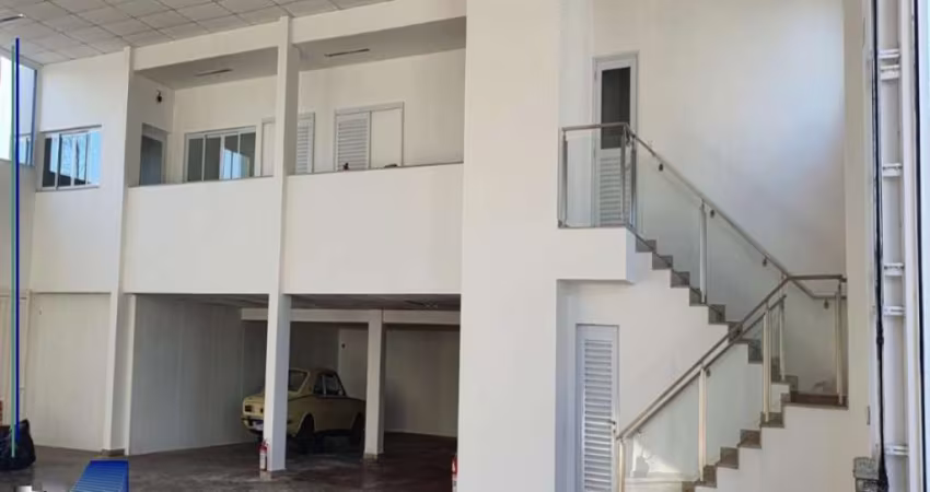 Salão Comercial para alugar, 548m² - Planalto Verde