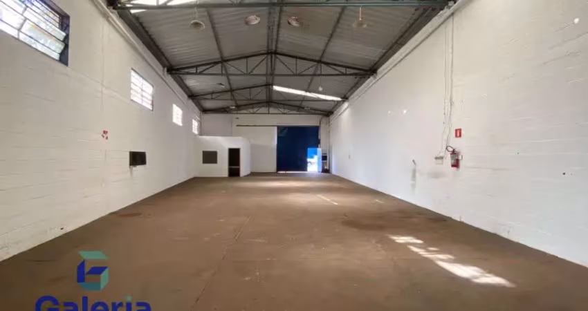 Galpão comercial para alugar, 257m²- parque industrial tanquinho