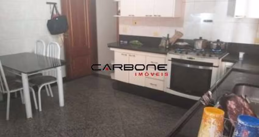 Casa com 3 quartos para alugar na Rua Ligiana, Vila Santa Clara, São Paulo