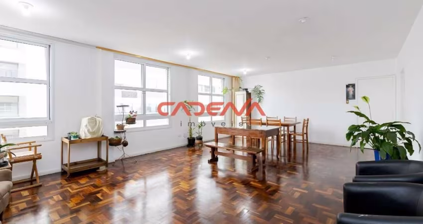 Apartamento com 3 quartos e 1 vaga à venda no Centro