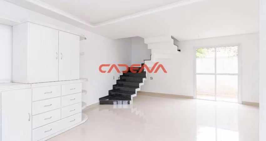 Sobrado Triplex com 3 quartos e 2 vagas para aluguel no Campo Comprido