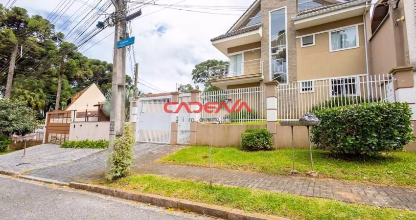 Sobrado triplex mobiliado com 3 quartos e 2 vagas à venda no Barreirinha