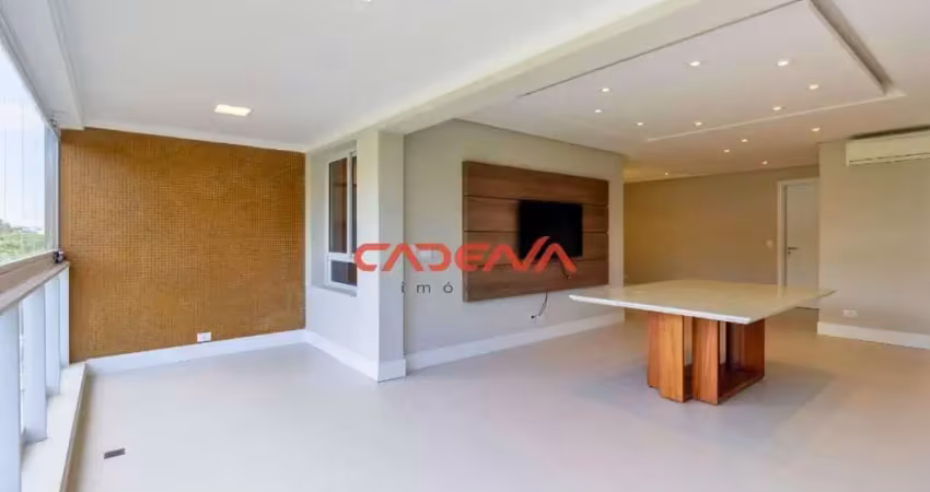 Apartamento com 4 quartos e 3 vagas para aluguel no Água Verde