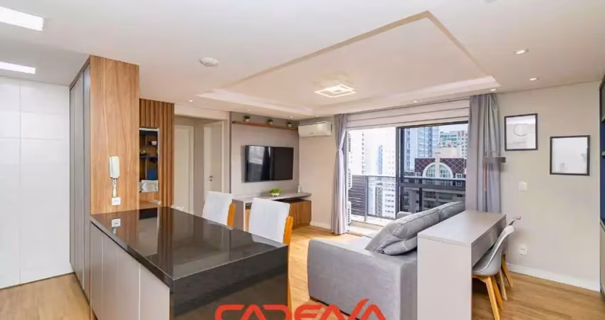 Apartamento com 2 quartos e 1 vaga no Centro de Curitiba