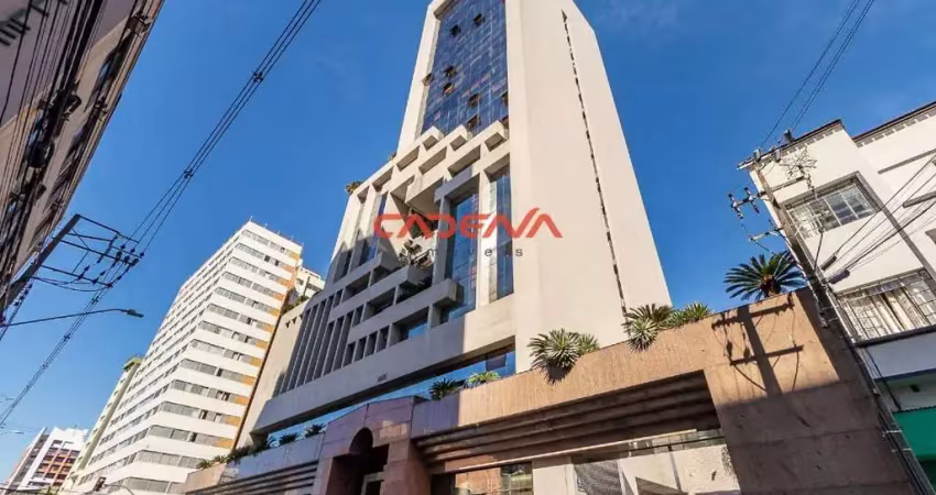 Conjunto comercial com 4 salas e 3 vagas à venda no centro