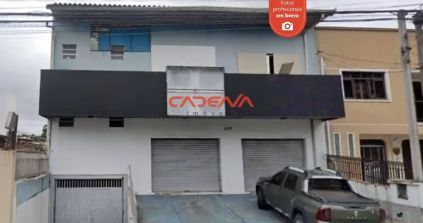 Casa comercial para alugar na Rua Omar Raymundo Picheth, 807, Xaxim, Curitiba