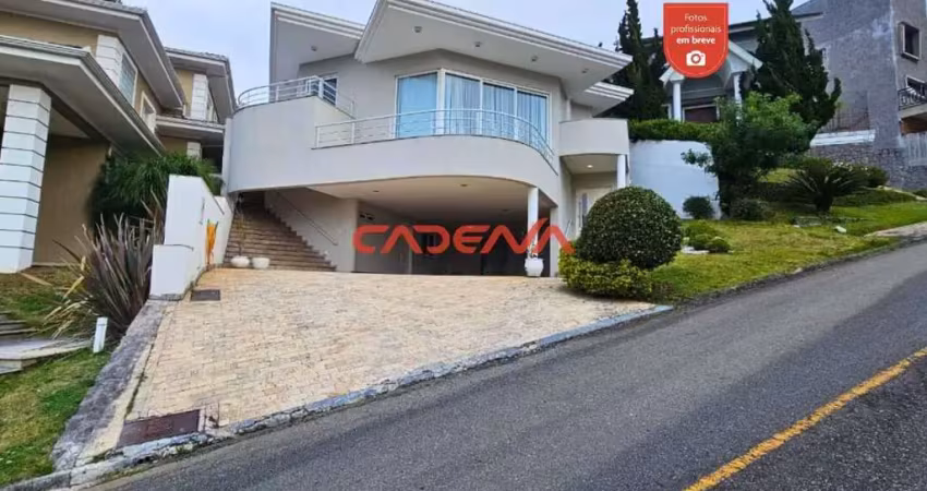 Casa em condomínio fechado com 4 quartos e 6 vagas para aluguel no taboão