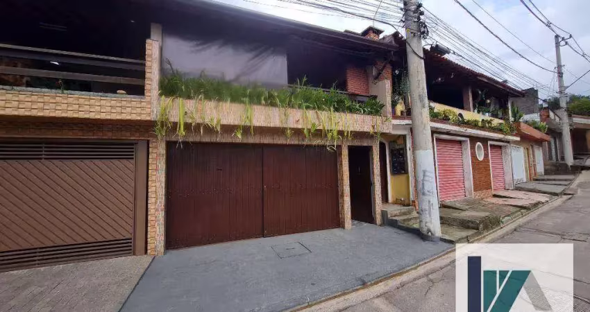 Sobrado com 4 dormitórios à venda, 98 m² por R$ 710.000,00 - Gramado - Embu das Artes/SP