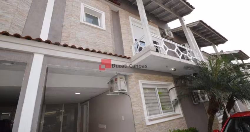 Casa em condomínio semimobiliada