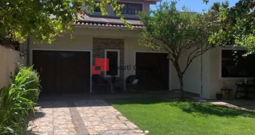 Sobrado com 3 dormitórios + Sala comercial
