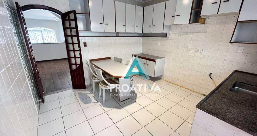 Sobrado, 226 m² - venda por R$ 880.000,00 ou aluguel por R$ 4.950,00/mês - Parque Jaçatuba - Santo André/SP