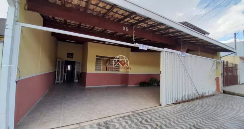 Casa para Venda em Taubaté, Terra Nova, 4 dormitórios, 1 suíte, 2 banheiros, 4 vagas