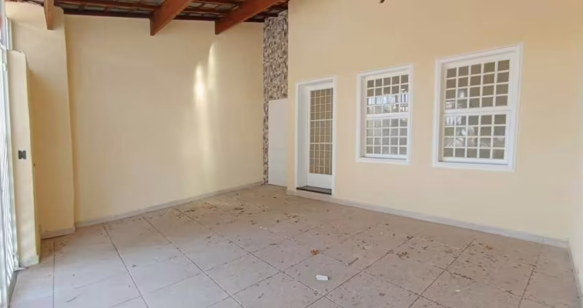 Casa para Venda em Taubaté, Centro, 3 dormitórios, 1 suíte, 2 banheiros, 2 vagas