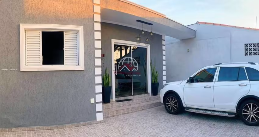 Casa para Venda em Caçapava, Vila Santos, 3 dormitórios, 1 suíte, 3 banheiros, 3 vagas