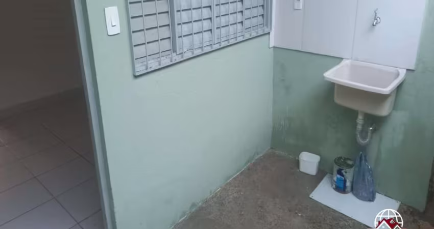 Casa para Locação em Tremembé, Loteamento Jardim dos Eucaliptos, 1 dormitório, 1 banheiro, 1 vaga