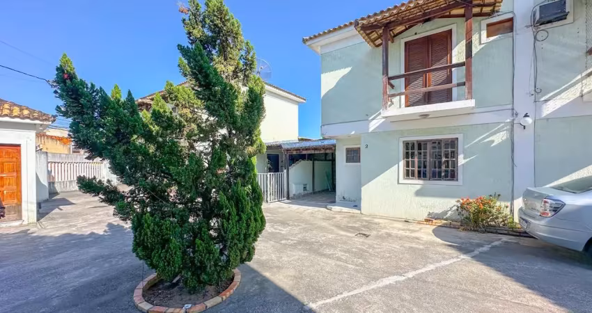Excelente casa duplex 2 quartos com planejados e vaga coberta!
