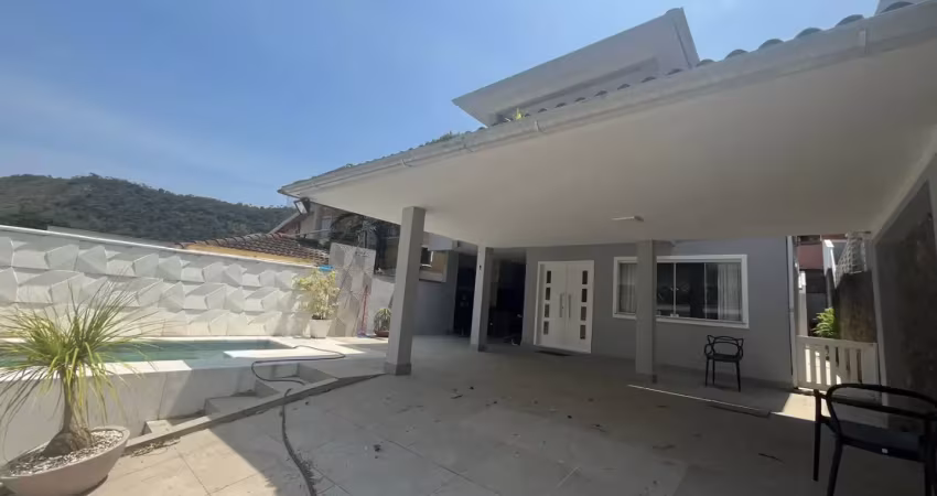Casa com 4 quartos à venda na Rua dos Ipês, 379, Itacoatiara, Niterói