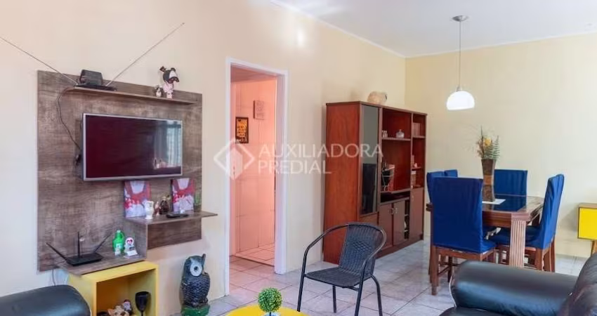 Casa com 3 quartos à venda na Rua Alfredo Varela, 305, Teresópolis, Porto Alegre