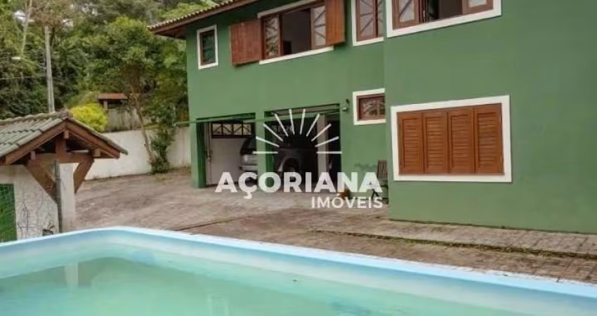 Casa a venda em meio a natureza