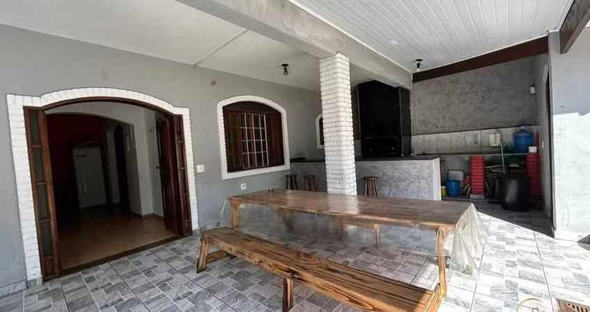 Sobrado com 3 dormitórios no Grandesp em itanhaém/SP